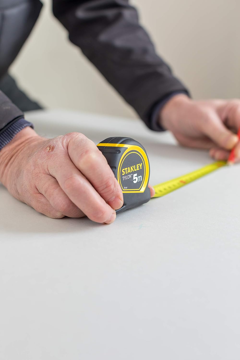 STANLEY STA030696N Tylon Tape, 5m/16ft, Pawl Lock, Yellow & Black
