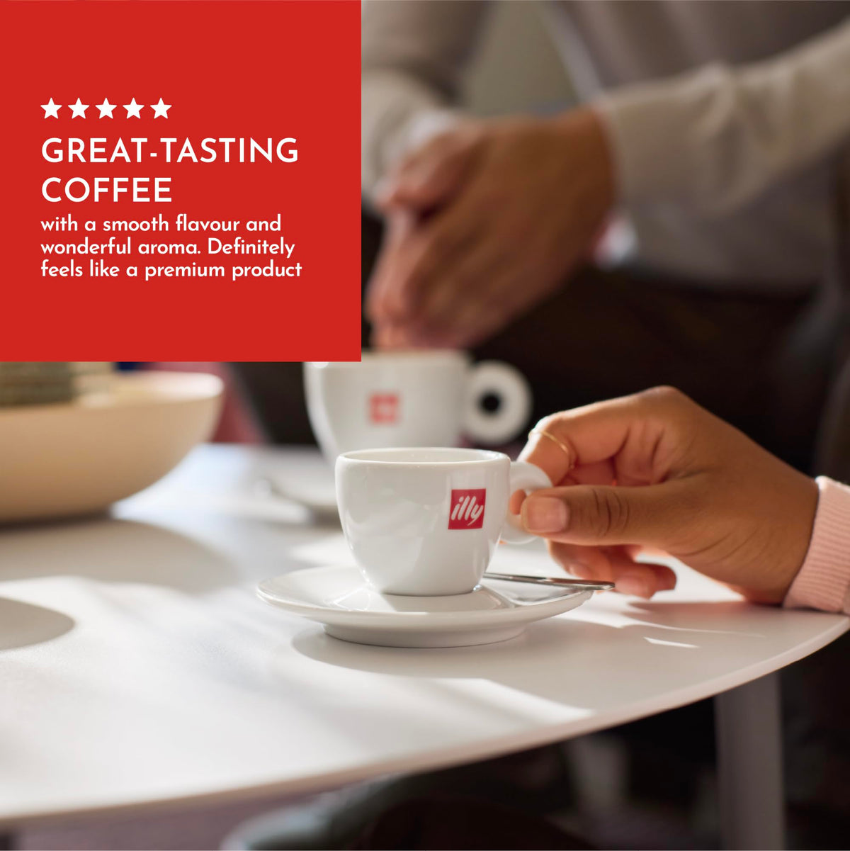 illy Classico Coffee Beans, 100% Arabica Blend, Medium Roast, Intensity 5/9, Smooth & Balanced with Caramel & Floral Notes, Suitable for Bean to Cup & Fresh Grinding, 250g
