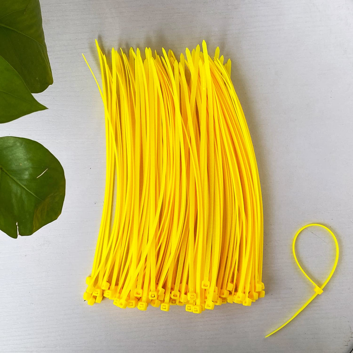 100 Pack Yellow Plastic Cable Ties 300mm×3.6mm Heavy Duty Strong Nylon Premium Self Locking 12 inch/30 cm Long Zip Tie Wraps
