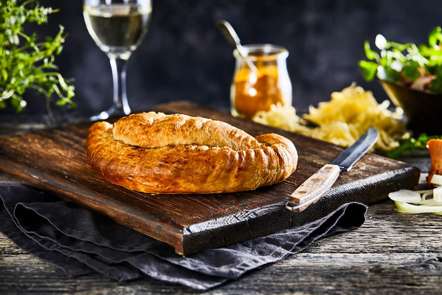 Cornish Hampers & Gifts 6x Traditional Large (360g) Gourmet Cornish Steak Pasties Gift Hamper Set – Elegant Packaging.