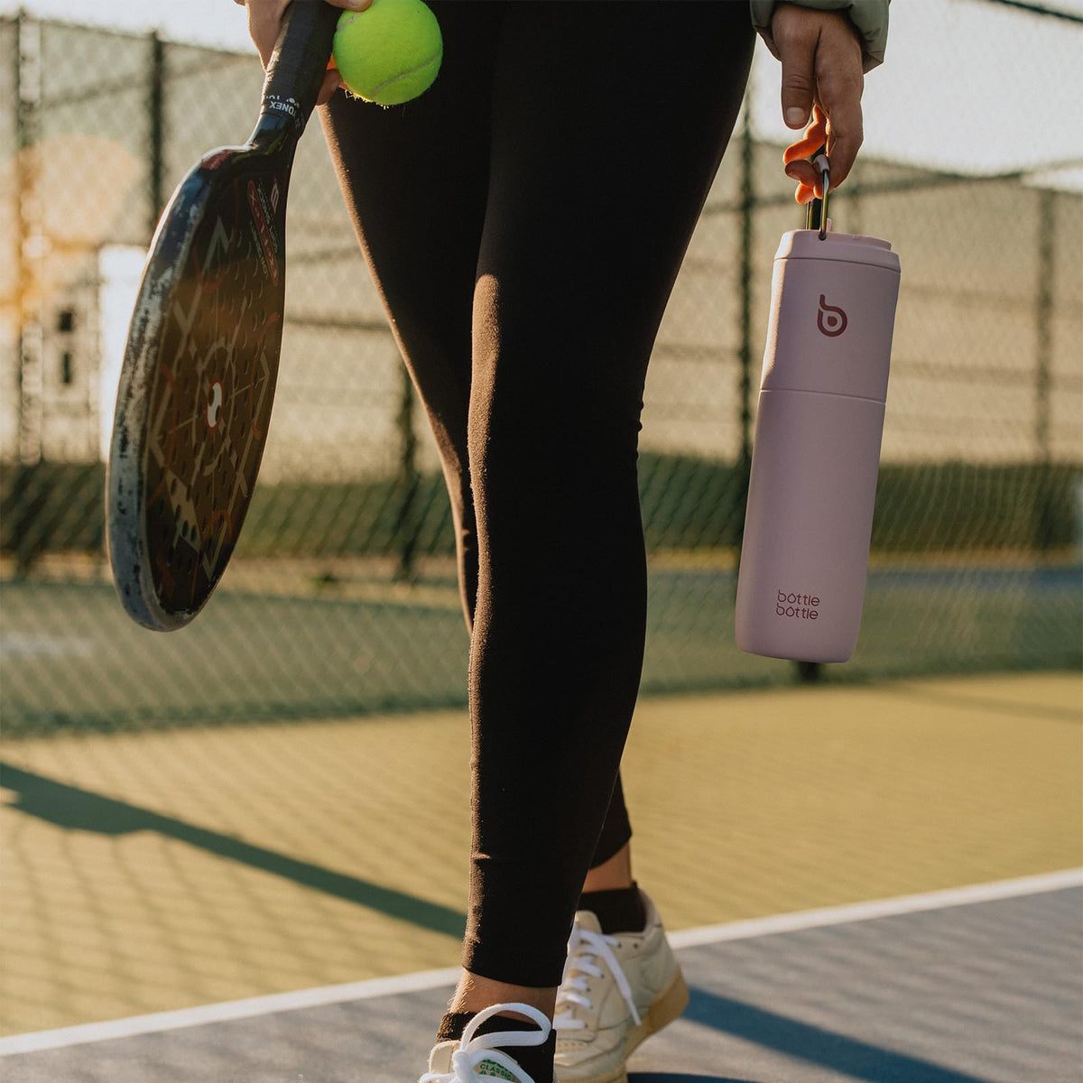 Bottle Bottle Stainless Steel Water Bottle 700ml with Straw and Lid Sports Insulated Metal Water Bottles with Handle(Black)