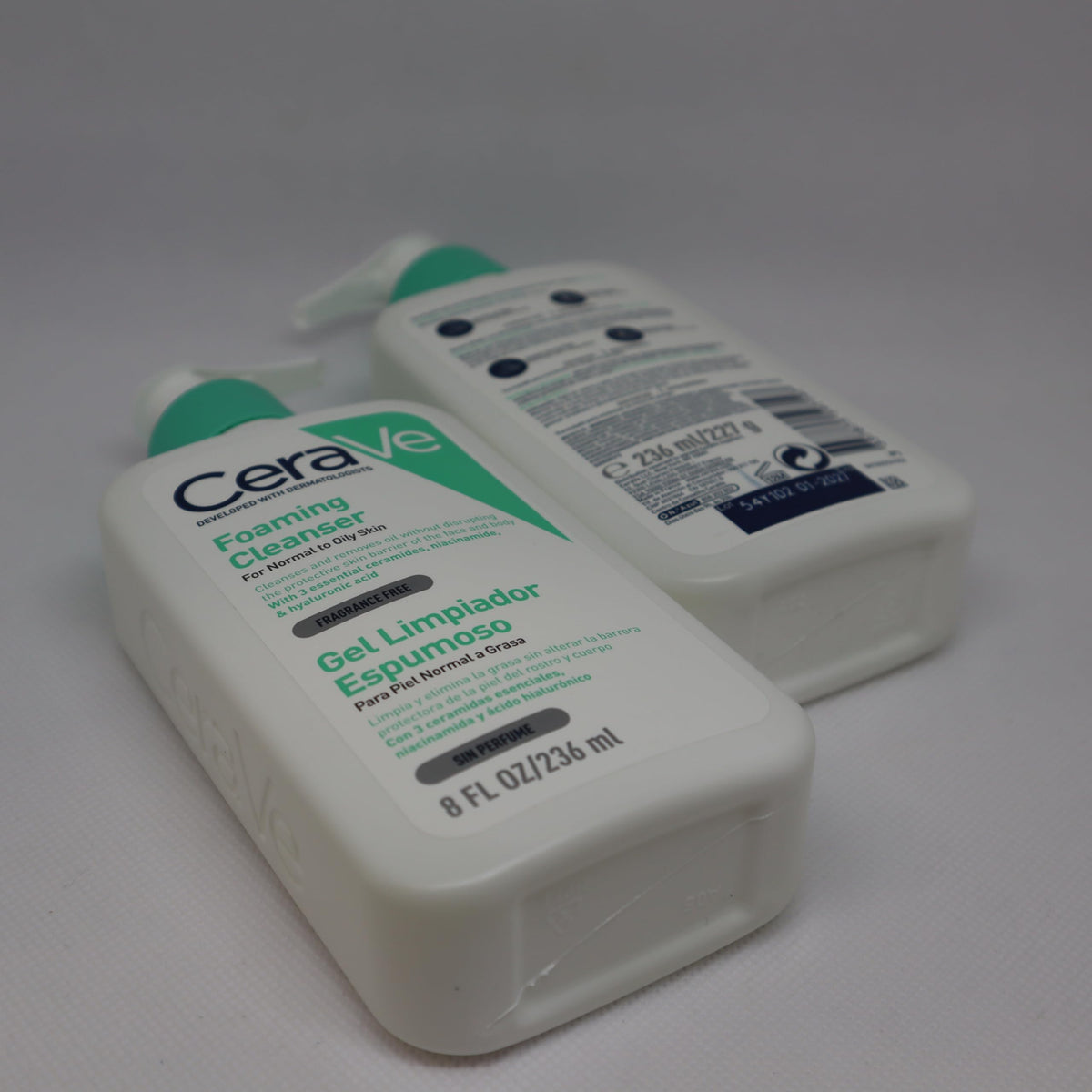 CeraVe Foaming Cleanser for Normal to Oily Skin with Niacinamide & 3 Essential Ceramides, Developed with Dermatologists, Gently Cleanses & Removes Excess Oil, Fragrance-Free