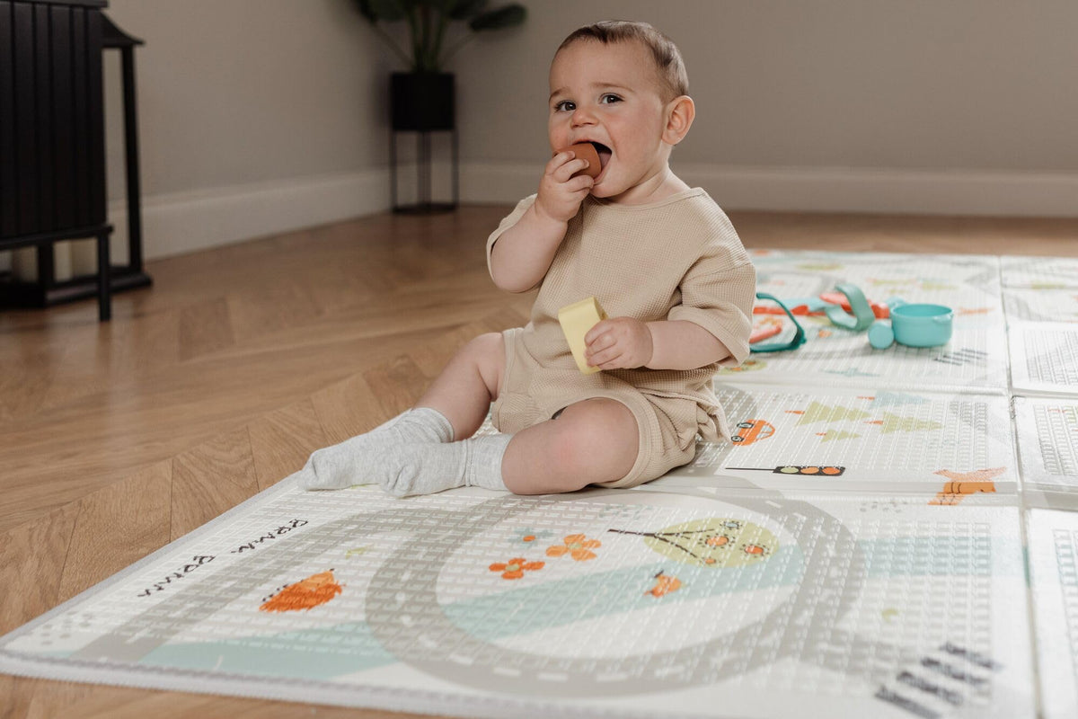 Nuby Foldable Reversible Baby Play Mat, 150 x 200 cm, XXL, 0M+, Rainbow