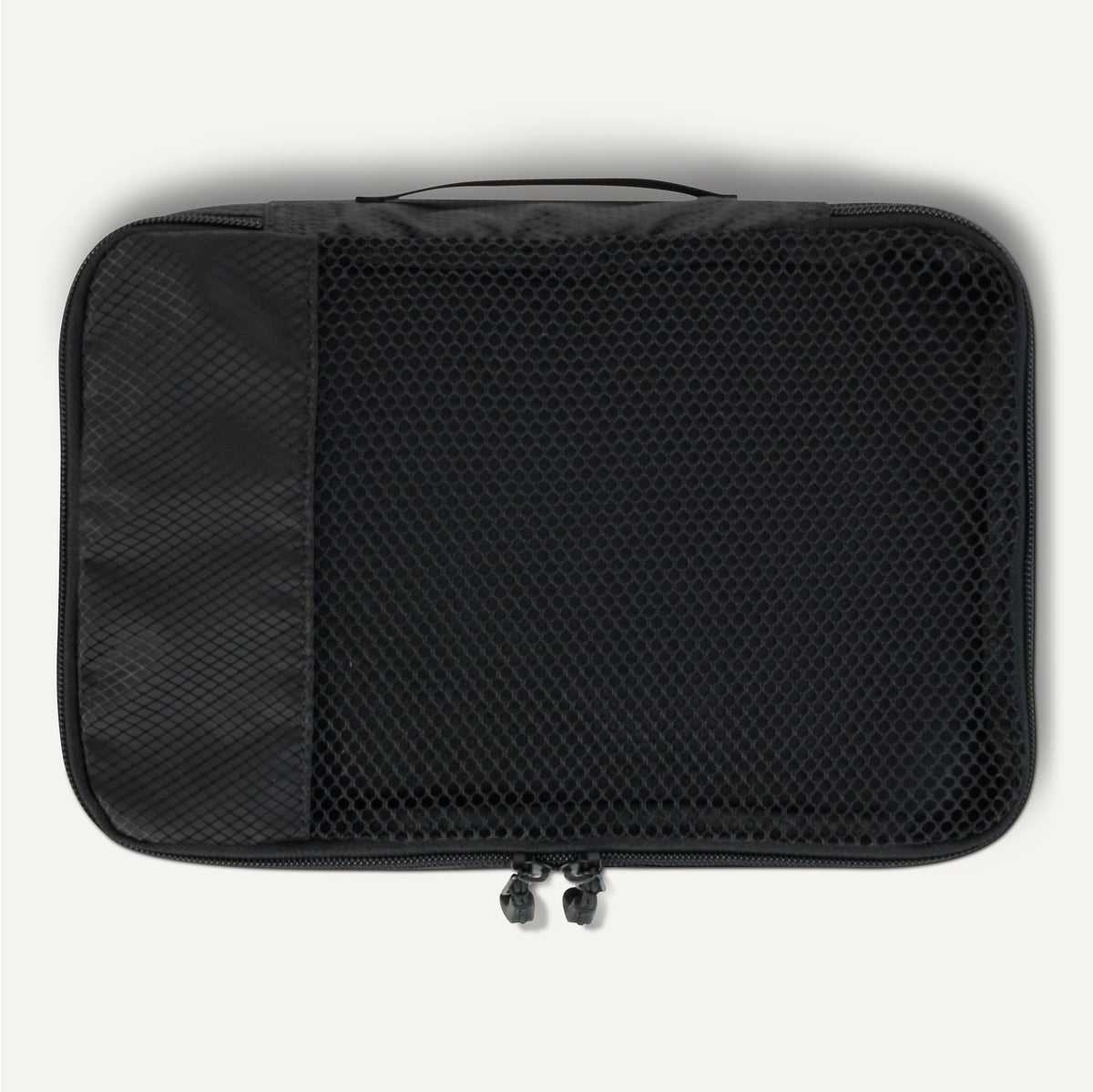 Amazon Essentials 4-Piece Packing Cubes Travel Accessories Set, Luggage Organiser with Double Zip, Mesh Top, 100% Polyester, Medium, Black (Previously Amazon Basics)