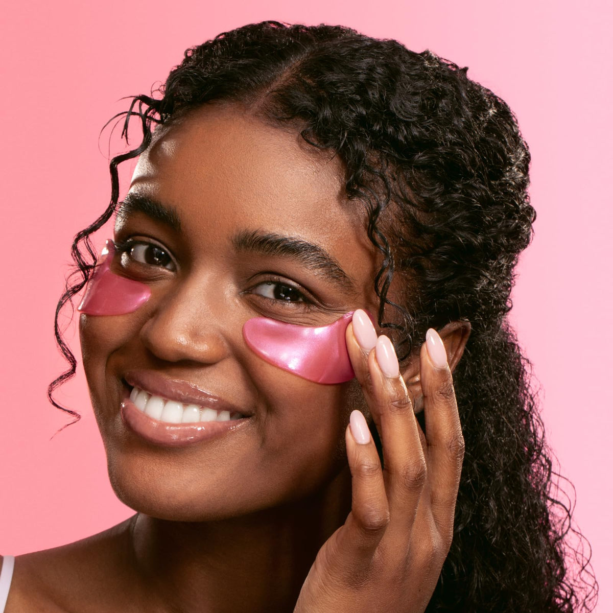 grace & stella Award Winning Under Eye Patches for Dark Circles - Illuminating Under Eye Masks for Puffy Eyes - Undereye Gel Patches with Niacinamide - Vegan - Gifts for Sisters (6 Pairs, Blue)