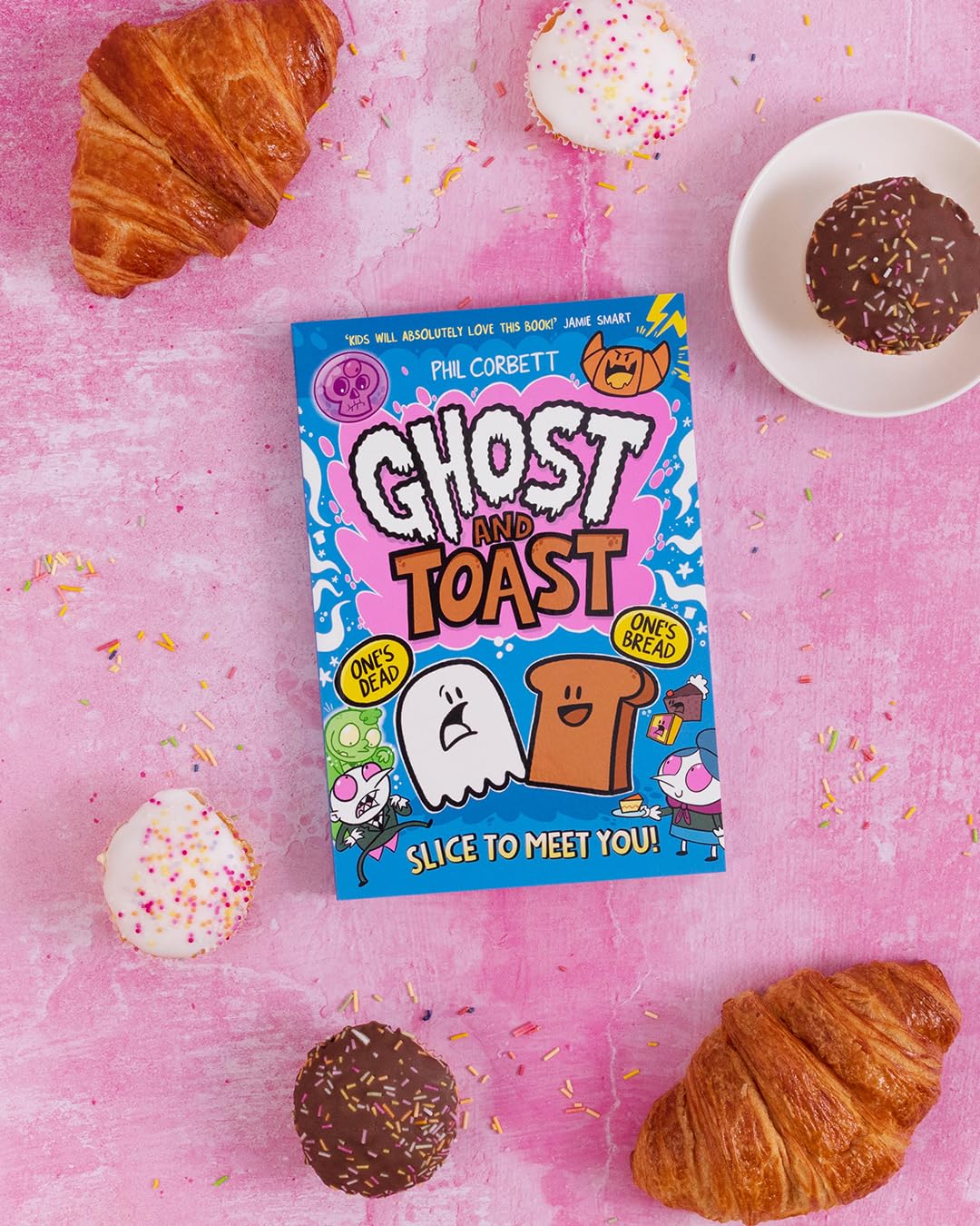 Ghost and Toast: brilliantly bonkers and side-splittingly funny graphic novel adventures for fans of BUNNY VS MONKEY and DONUT SQUAD!