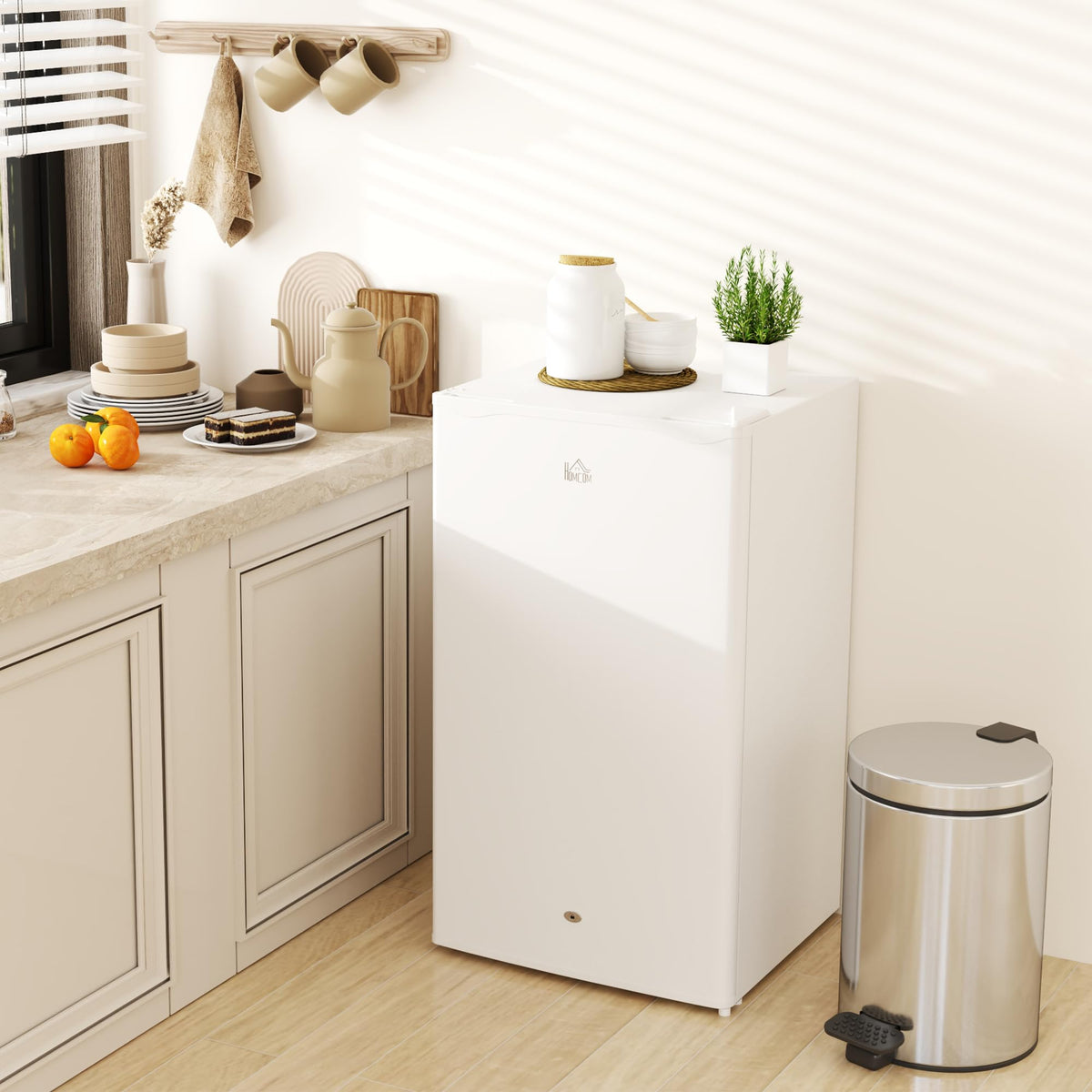 HOMCOM Under Counter Fridge 91L Small Fridge with Chiller Box Silver Tone