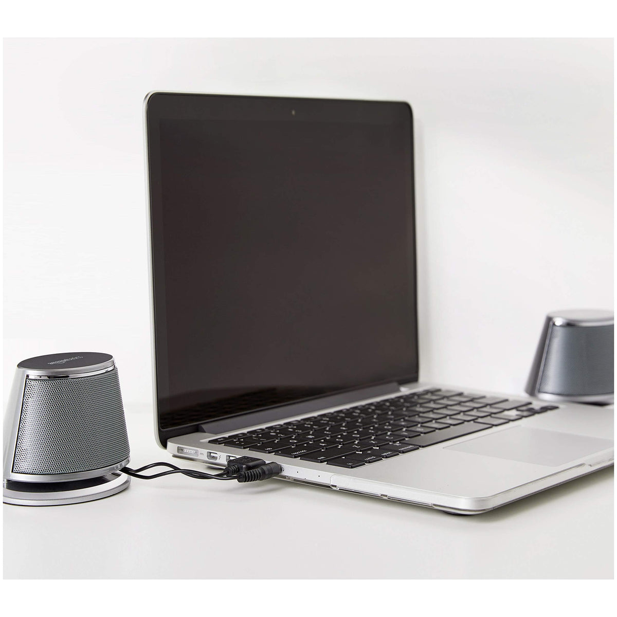 Amazon Basics Stereo 2.0 Computer Speakers for Desktop PC or Laptop, 3.5mm Aux input, USB-Powered, 1 Pair, Black