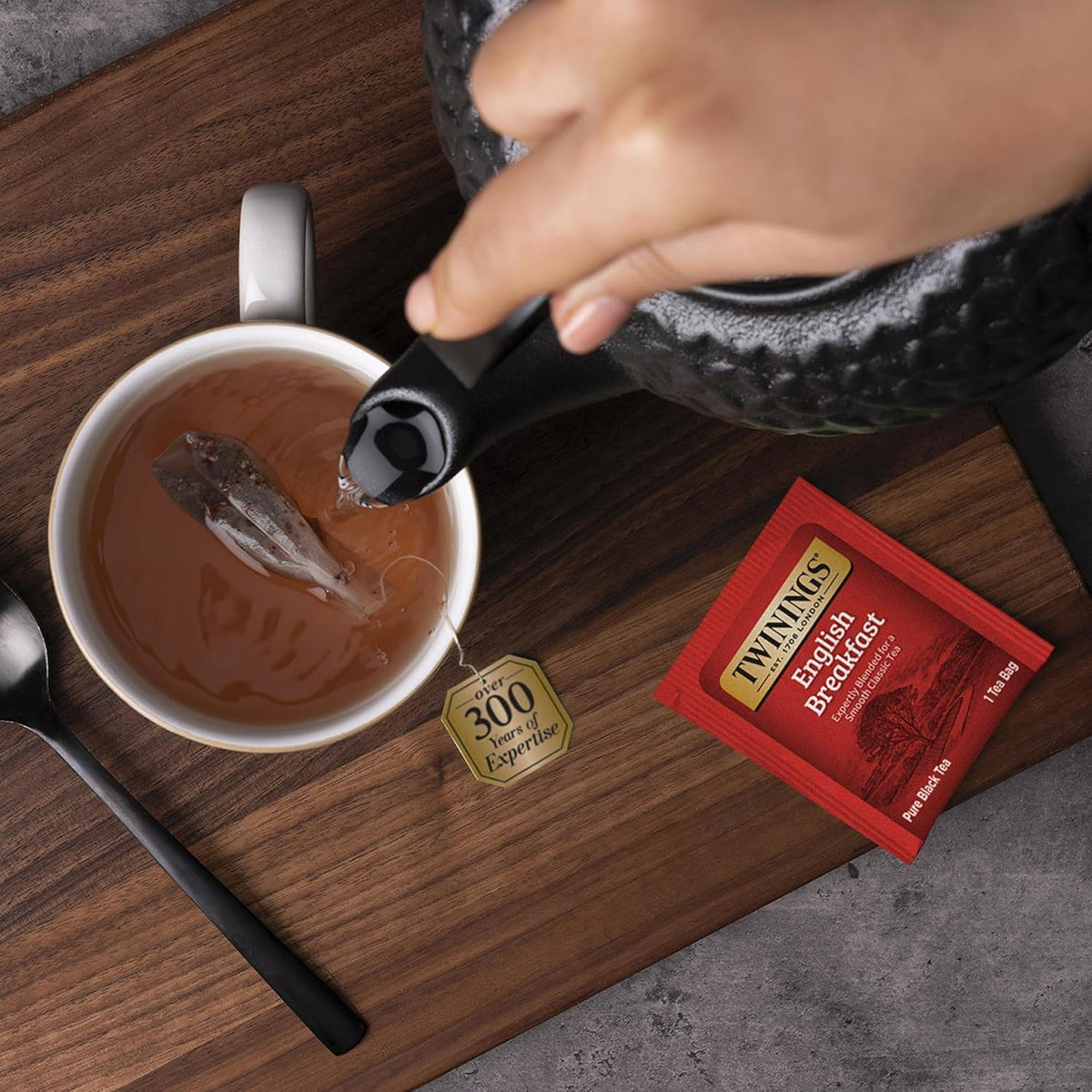 Twinings English Breakfast Tea, 4 x 80 Biodegradable Plant-Based Tea Bags