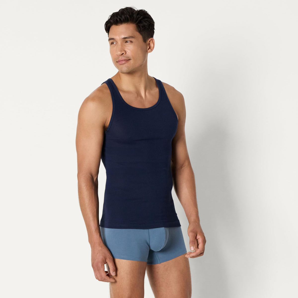 Amazon Essentials Men's Lightweight Tank Undershirts, Pack of 6