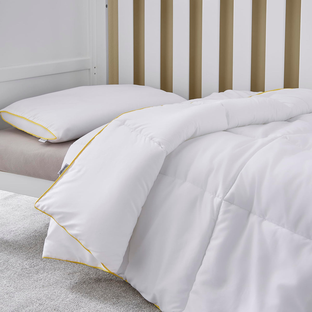Silentnight Safe Nights Cot Bed Duvet 4 Tog – Anti Allergy Lightweight Soft Snug Nursery Quilt for Children, Kids, Toddlers – Hypoallergenic and Machine Washable – 150x120cm