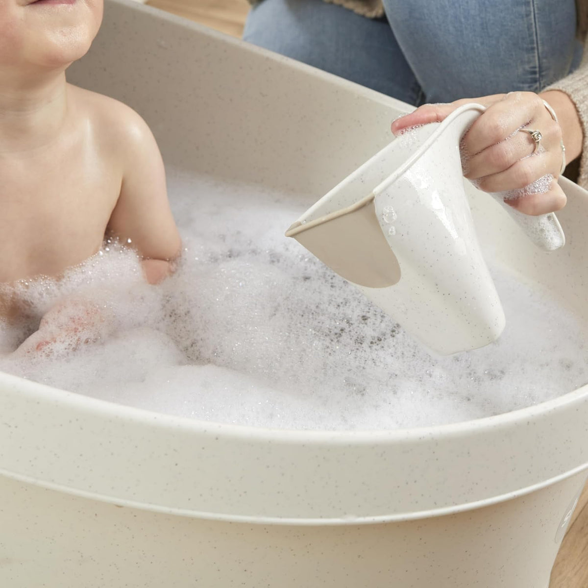 Shnuggle Baby Bath Rinse Cup, Soft Rim Shampoo Rinser and Hair Wash Jug, No Tears Design for Newborn and Toddler Bath Time, Easy Grip Handle, Gentle Washing Accessory, Suitable from Birth. Taupe.