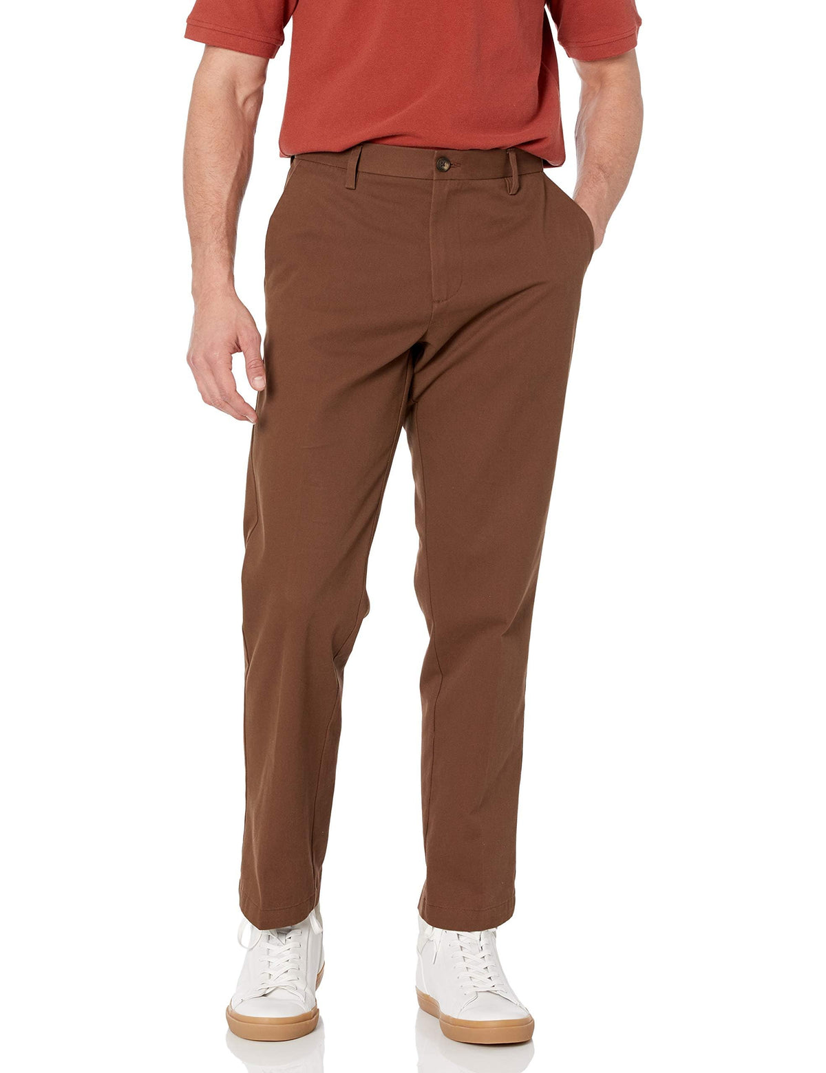 Amazon Essentials Men's Classic-Fit Wrinkle-Resistant Flat-Front Chino Trouser