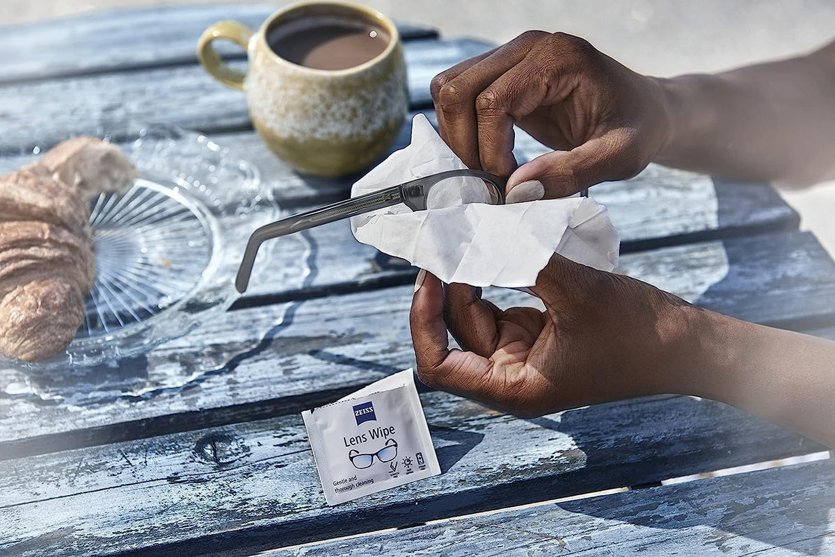 ZEISS Sunglasses Wipes, Removes Fingerprints, Suncream, Dirt, Dust & Oil. Individually Packed Pre-Moistened Wipes Perfect to use at Home or On-The-Go. Fast-Drying and Portable. 8 Packs x 10 Wipes