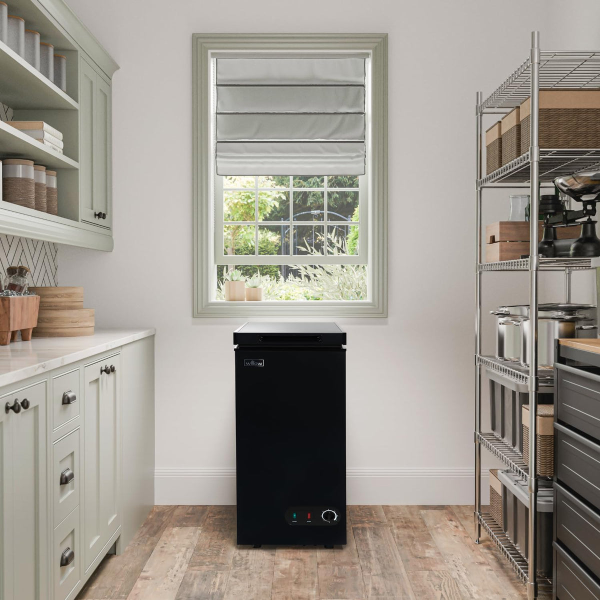 Willow WCF60B Freestanding 51L Slimline Compact Chest Freezer with Adjustable Thermostat, Removable Storage Basket, Suitable for Outbuildings and Garages - Black