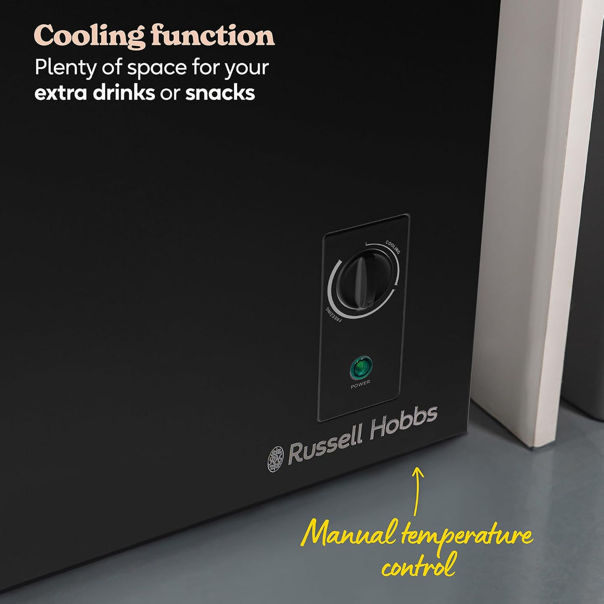 Russell Hobbs White Chest Freezer 143L Freestanding, Adjustable Thermostat, Chill or Freeze Function, 4 Star Freezer Rating & Suitable for Outbuildings & Garages RH142CF0E1W