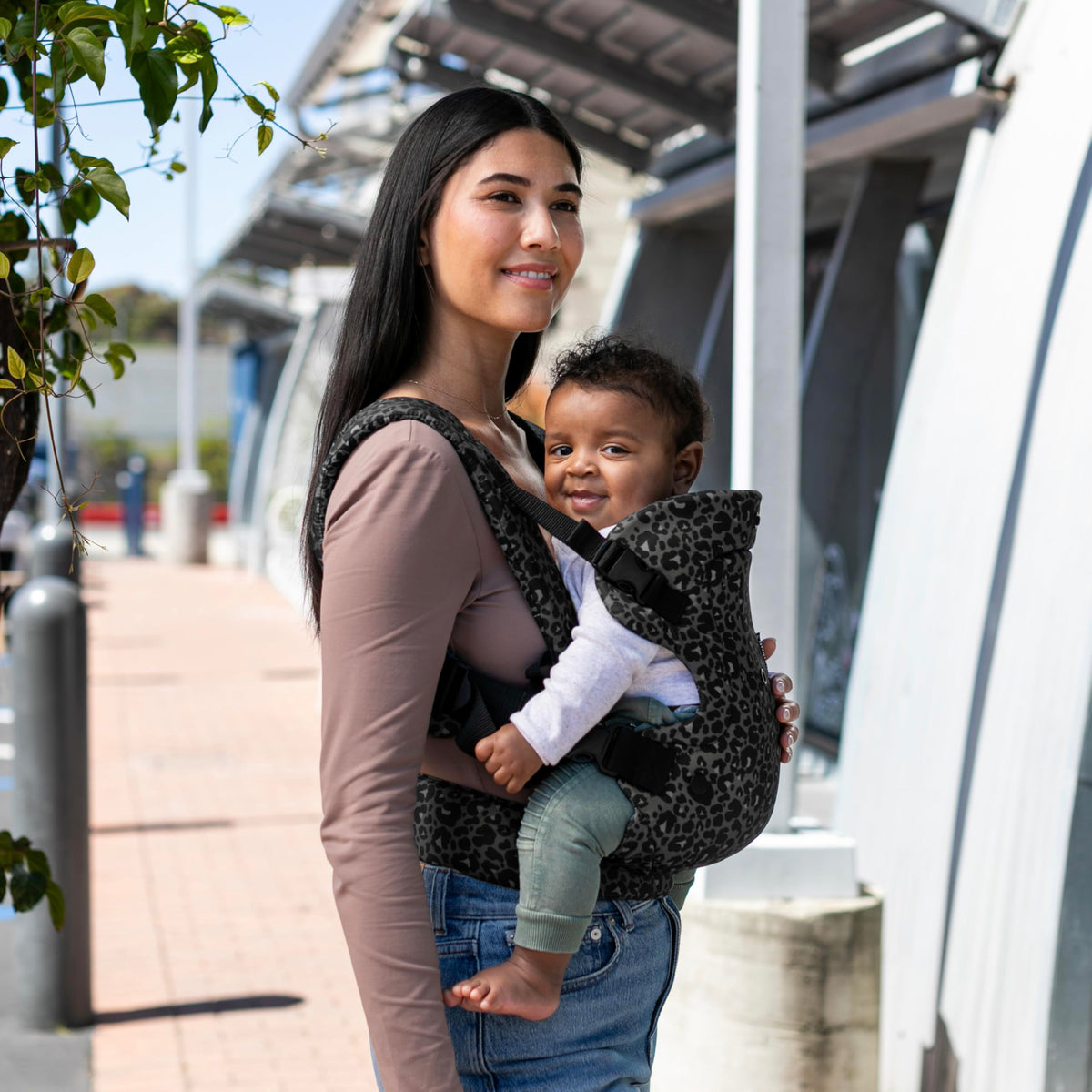 Infantino Flip Advanced 4-in-1 Baby Carrier - Ergonomic, Convertible, Face-in and Face-Out Front and Back Baby Carrier for Newborn to Toddler 3,6-14,5kg, Grey