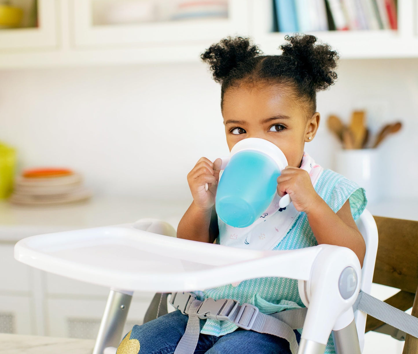 Munchkin Miracle 360 Sippy Cup | Trainer Toddler BPA Free Baby & Toddler Cups w.Handles | Non Spill | Dishwasher Safe Baby | Leakproof | 6+ Months| 7oz/207ml | 2 Pack | Blue/Green
