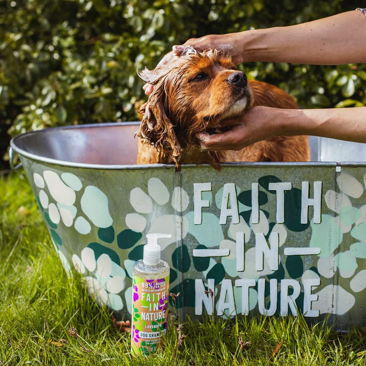 Faith In Nature Natural Chamomile Dog Shampoo, Vegan & Cruelty Free, No SLS,Silicones or Parabens, Gentle, For Sensitive Dogs and Puppies, 400ml