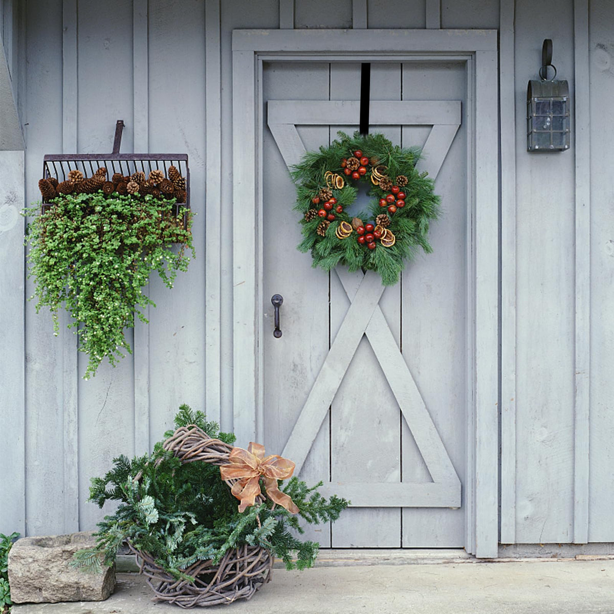 Jsdoin Christmas Wreath Door Hanger, 12.5 Inches Metal Front Door Wreath Hook for Christmas Home Office Wall Wedding Wreaths or Decorations (White, 1 Pack)