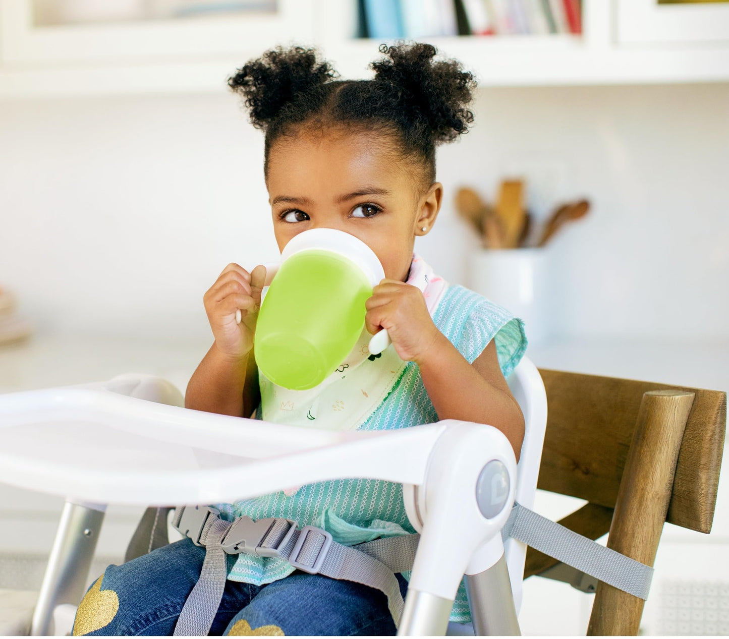 Munchkin Miracle 360 Sippy Cup | Trainer Toddler BPA Free Baby & Toddler Cups w.Handles | Non Spill | Dishwasher Safe Baby | Leakproof | 6+ Months| 7oz/207ml | 2 Pack | Blue/Green