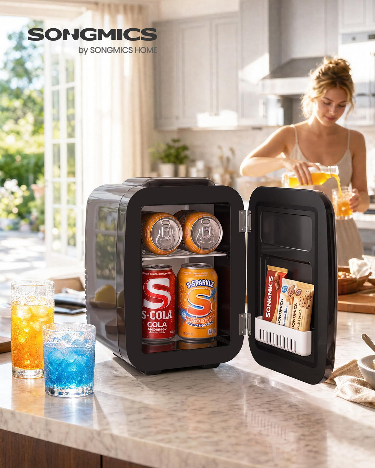 SONGMICS Mini Fridge 4L/6 Can, Portable Small Fridge Mini Cooler & Warmer