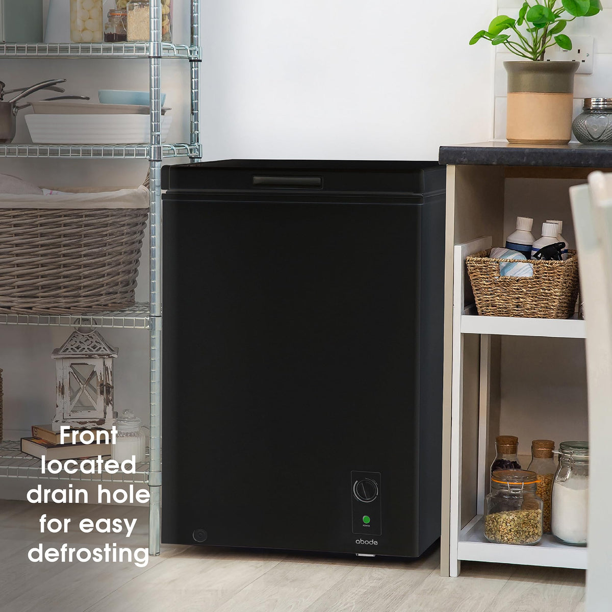 Abode Freestanding White Chest Freezer 99L with Removable Wire Basket & Counter Balance Lid, Adjustable Thermostat, 4 Star Freezer, Suitable for Garages & Outbuildings A99CF0E1W