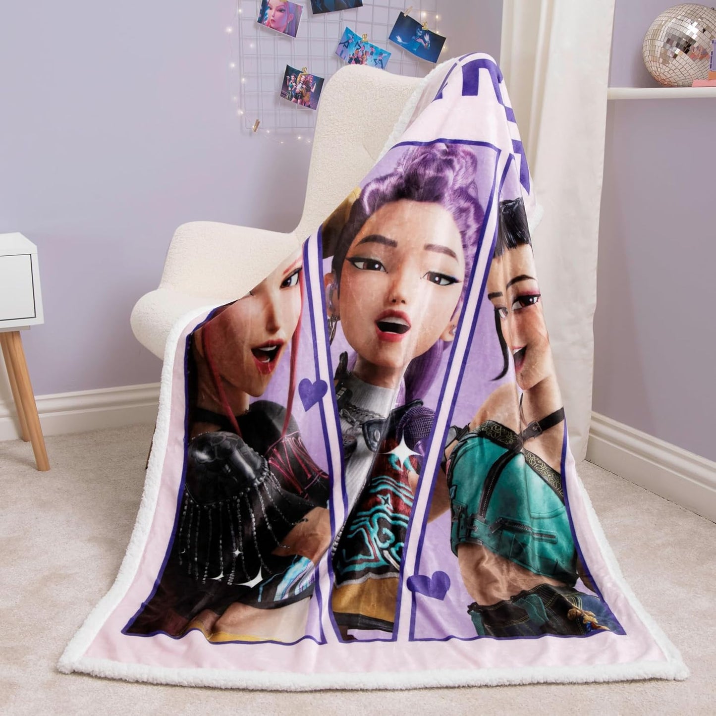 K Pop Demon Hunters Officially Licenced Fleece Blanket | Super Soft Warm Fleece With Sherpa Back | Pink Ready Design | Perfect For Home, Sleepovers & Camping | 120 x 150 cm