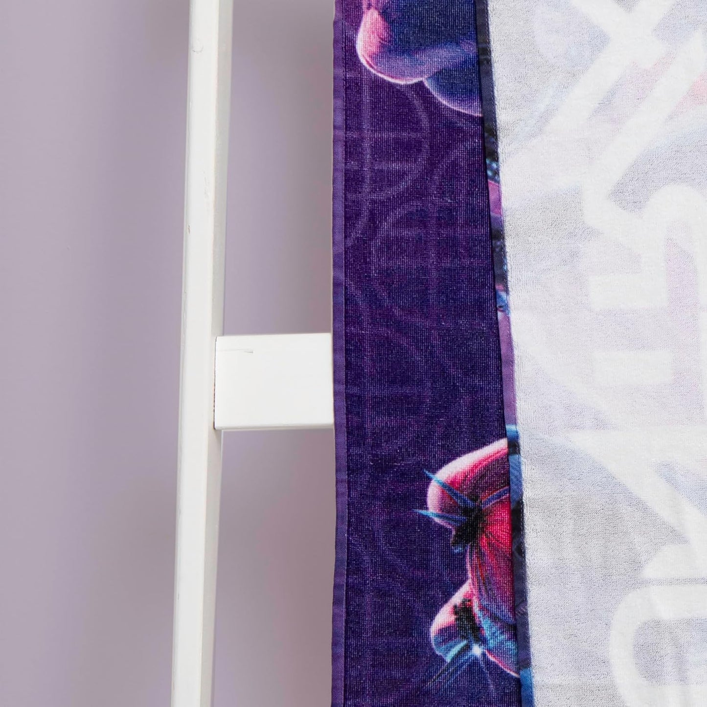 K Pop Demon Hunters Officially Licensed Towel | Super Soft Feel, Clash Design Featuring Zoey, Mira, Rumi | Perfect The Home, Bath, Beach & Swimming Pool | 100% Cotton | 140cm x 70cm