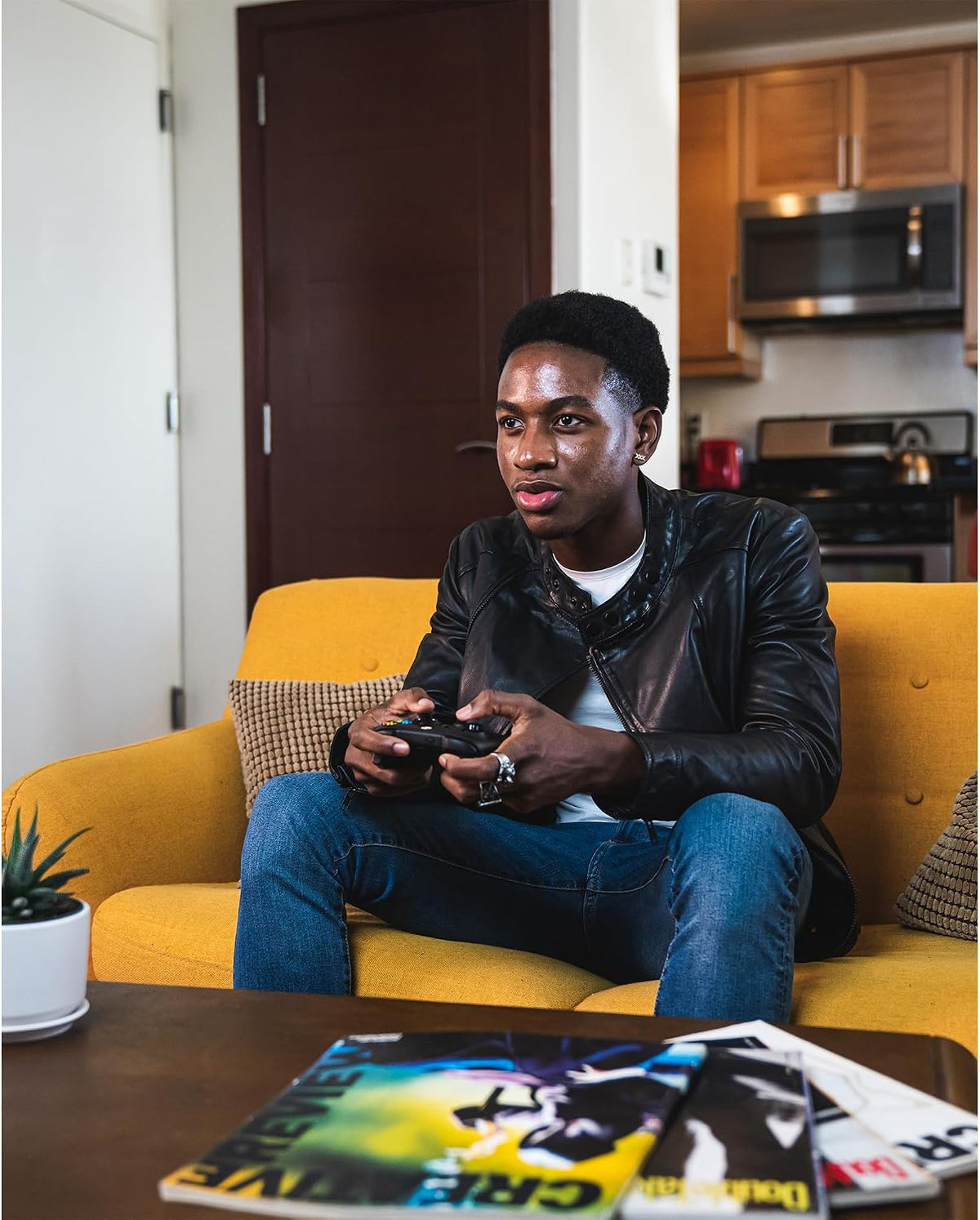 Xbox Wireless Controller – Carbon Black Series X|S, One, and Windows Devices