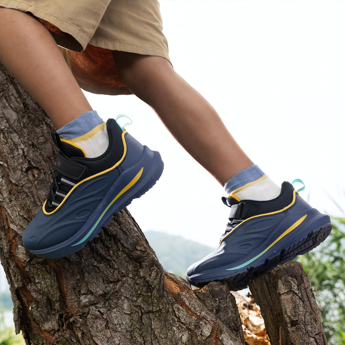DREAM PAIRS Waterproof Boys Fashion Trainers