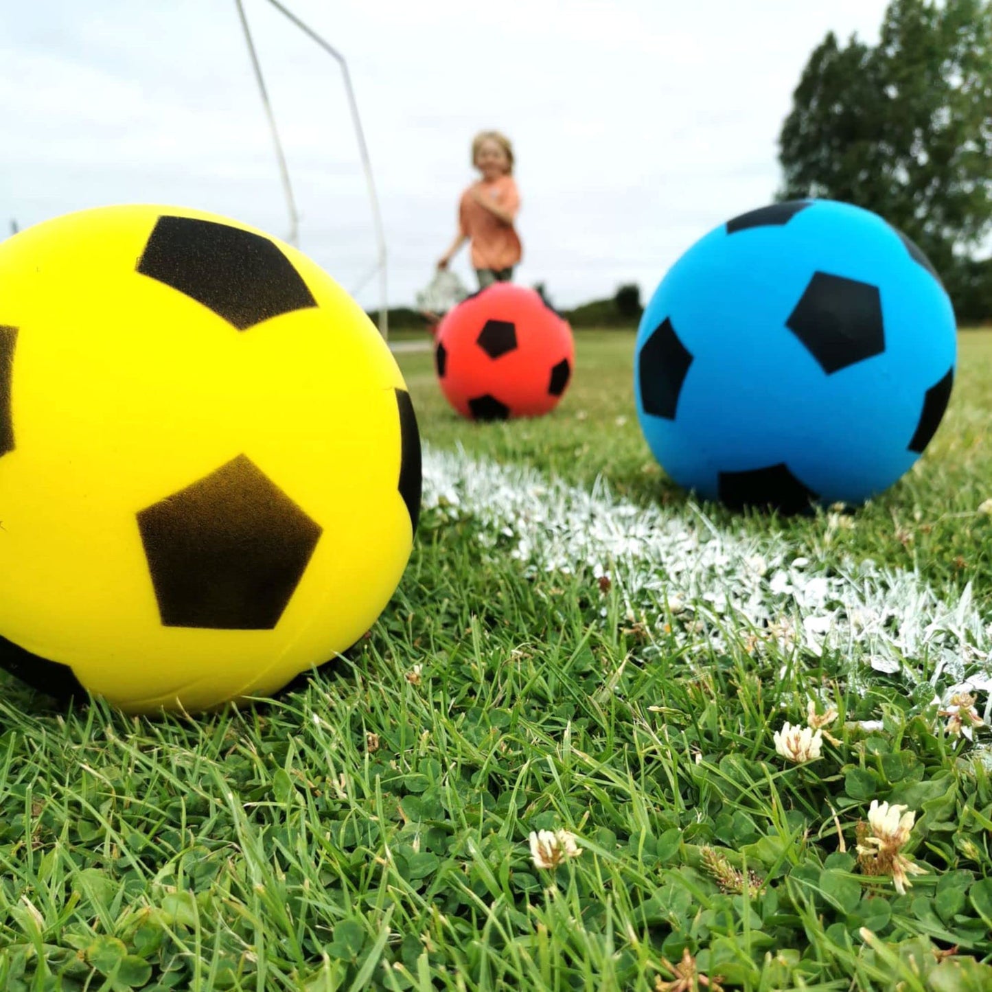 Fun Sport Foam Footballs | Indoor/Outdoor Soft Sponge Foam Soccer Ball | Play Many Games For Hours Of Fun | Suitable For All Ages