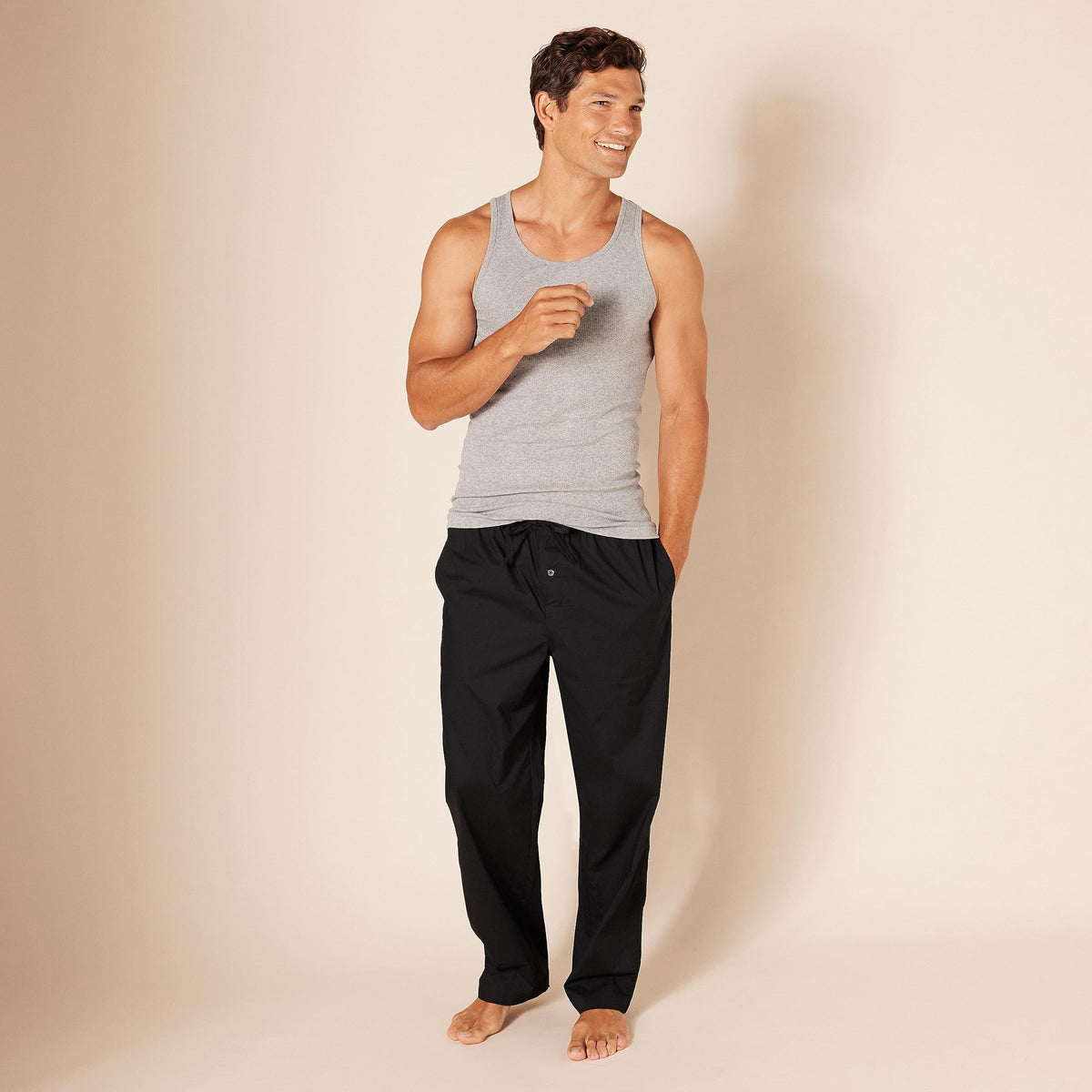 Amazon Essentials Men's Lightweight Tank Undershirts, Pack of 6