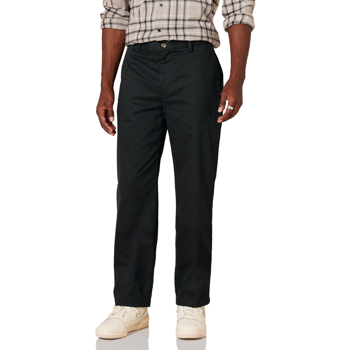Amazon Essentials Men's Classic-Fit Wrinkle-Resistant Flat-Front Chino Trouser