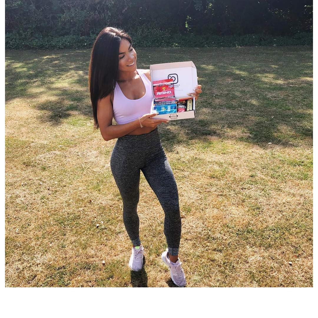 Muscle Locker Protein Snack Box - Gym Gifts for Men & Women - High Protein Hamper with Bars & Snacks - Fitness Gift for Gym Lovers - High Protein Selection Box