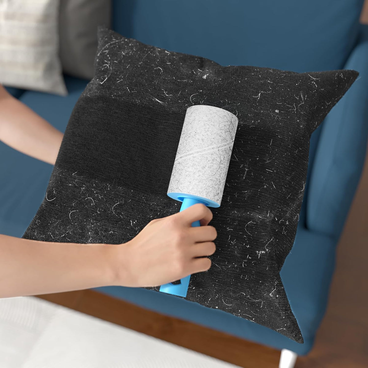 Lint Rollers 400 Sheets Lint Remover for Pet Hair, Couch, Clothes Furniture, and Carpet, 2 Handles, 4 Rolls(100 Sheets Per Roll)
