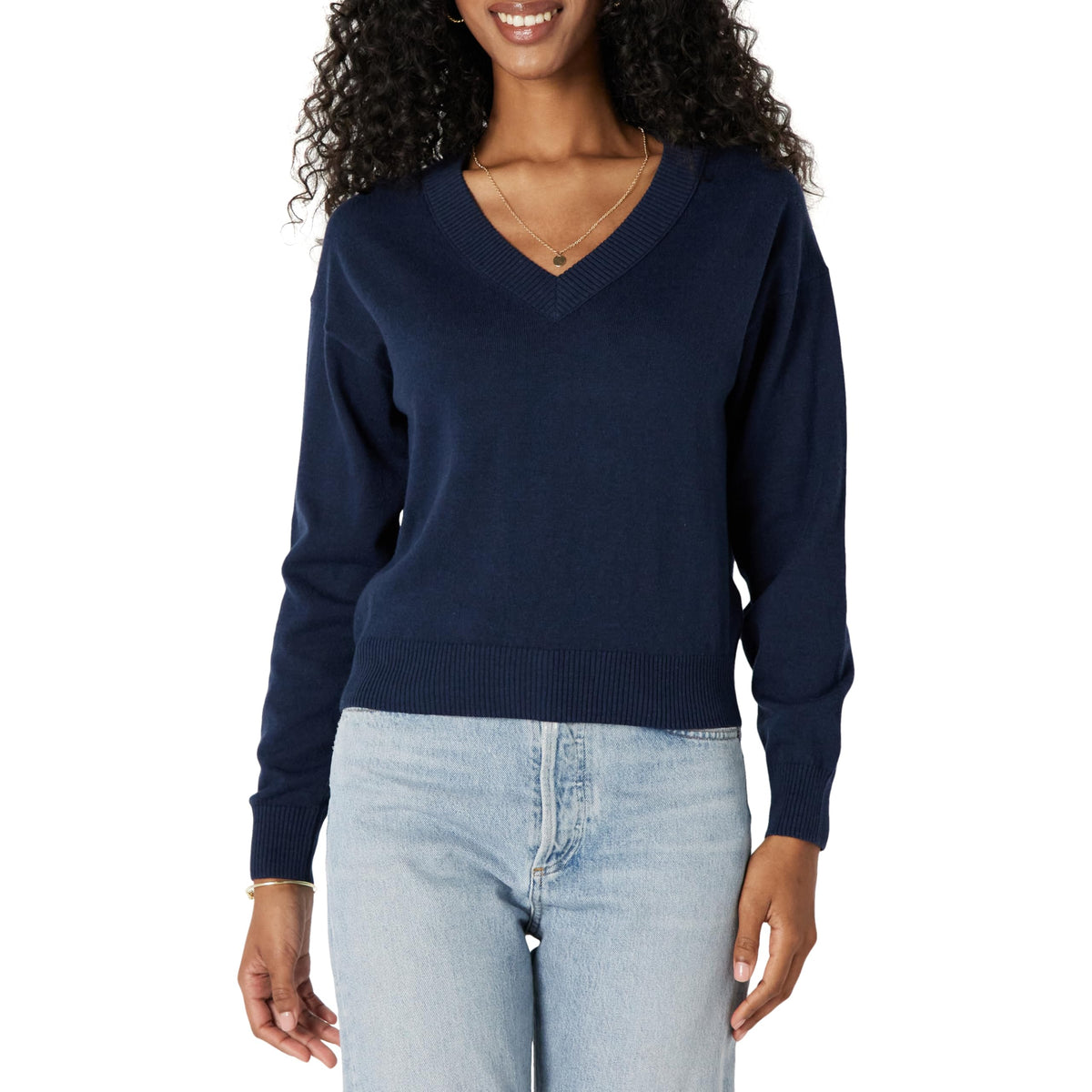 Amazon Essentials Women's Regular-Fit Lightweight Long-Sleeve V-Neck Jumper