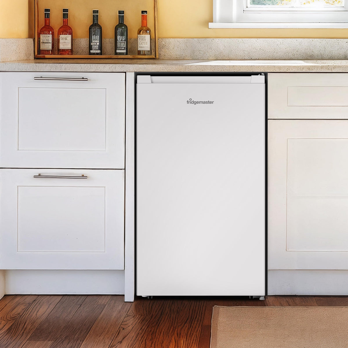 Fridgemaster 45L Table Top Mini Fridge MUR4545, 45cm Compact Refrigerator with Adjustable Thermostat, Reversible Door, 39dB Low Noise, White, Energy Class E