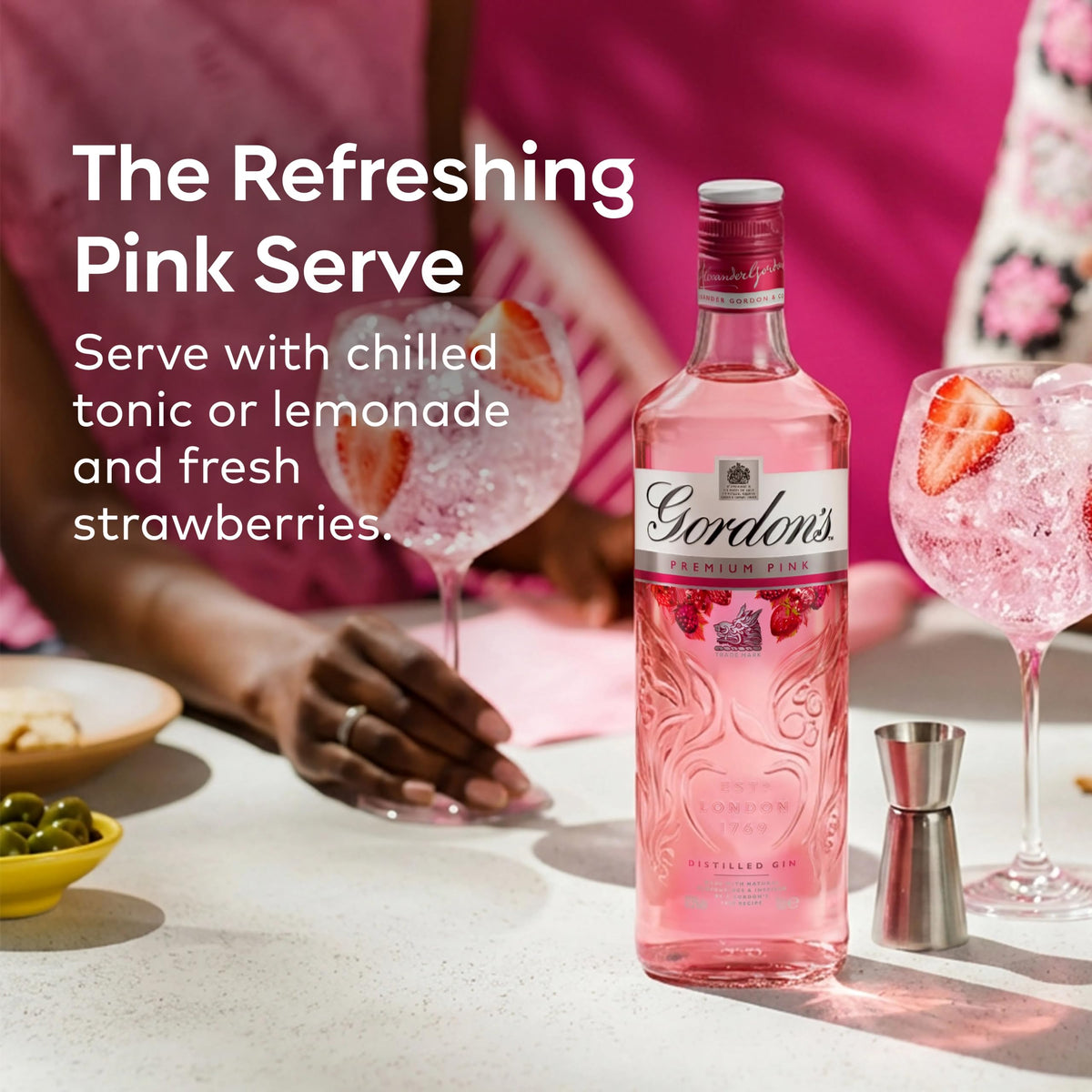 Gordon's Tropical Passionfruit Distilled Gin | 37.5% vol | 70cl | Tropical Passionfruit Flavours with Juniper Notes & Gin Botanicals | Enjoy in a Glass with Tonic