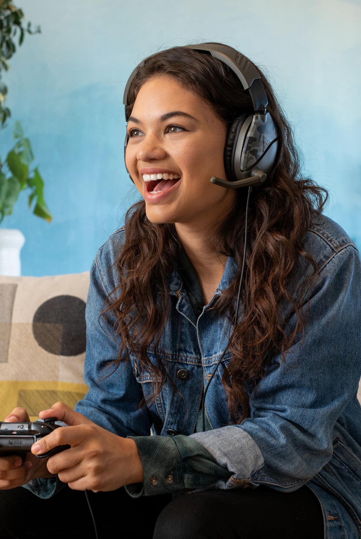Turtle Beach Recon 70 Camo White Wired Multiplatform Gaming Headset for PS5, PS4, Xbox Series X or S, Xbox One and Mobile with 3.5mm Wired Connection, Flip-to-Mute Mic, 40mm Speakers