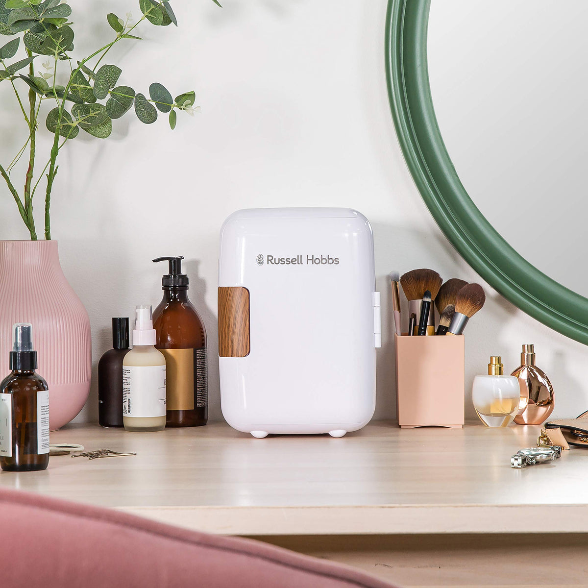 Russell Hobbs RH4CLR1001 4L/6 Can Portable Mini Cooler & Warmer for Drinks, Cosmetics/Makeup/Skincare, AC/DC Power, Retro Style, White, For Bedroom, Home, Caravan, Car