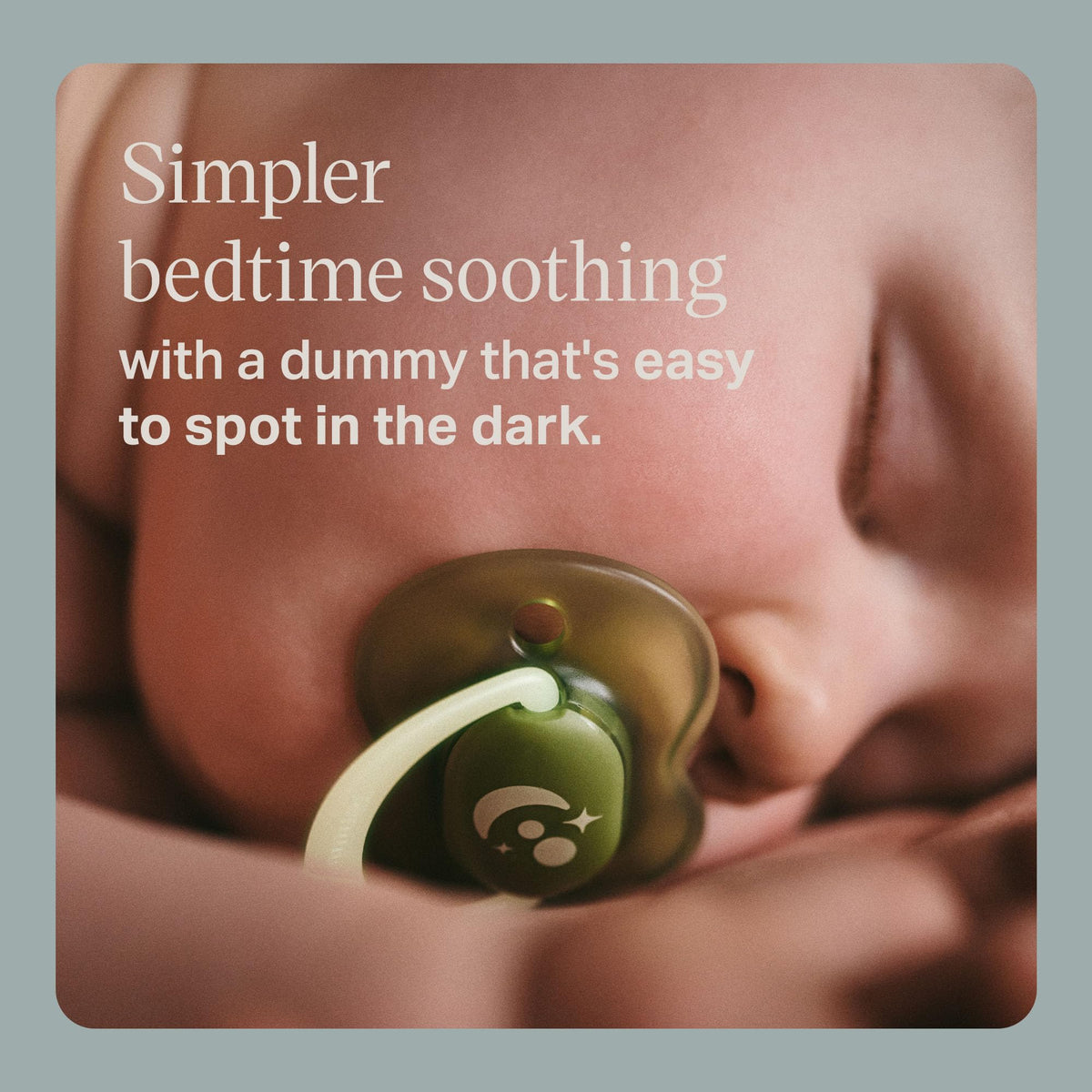 Tommee Tippee Ultra-Light StayPut Night Glow Dummy 6-18m Pack of 2