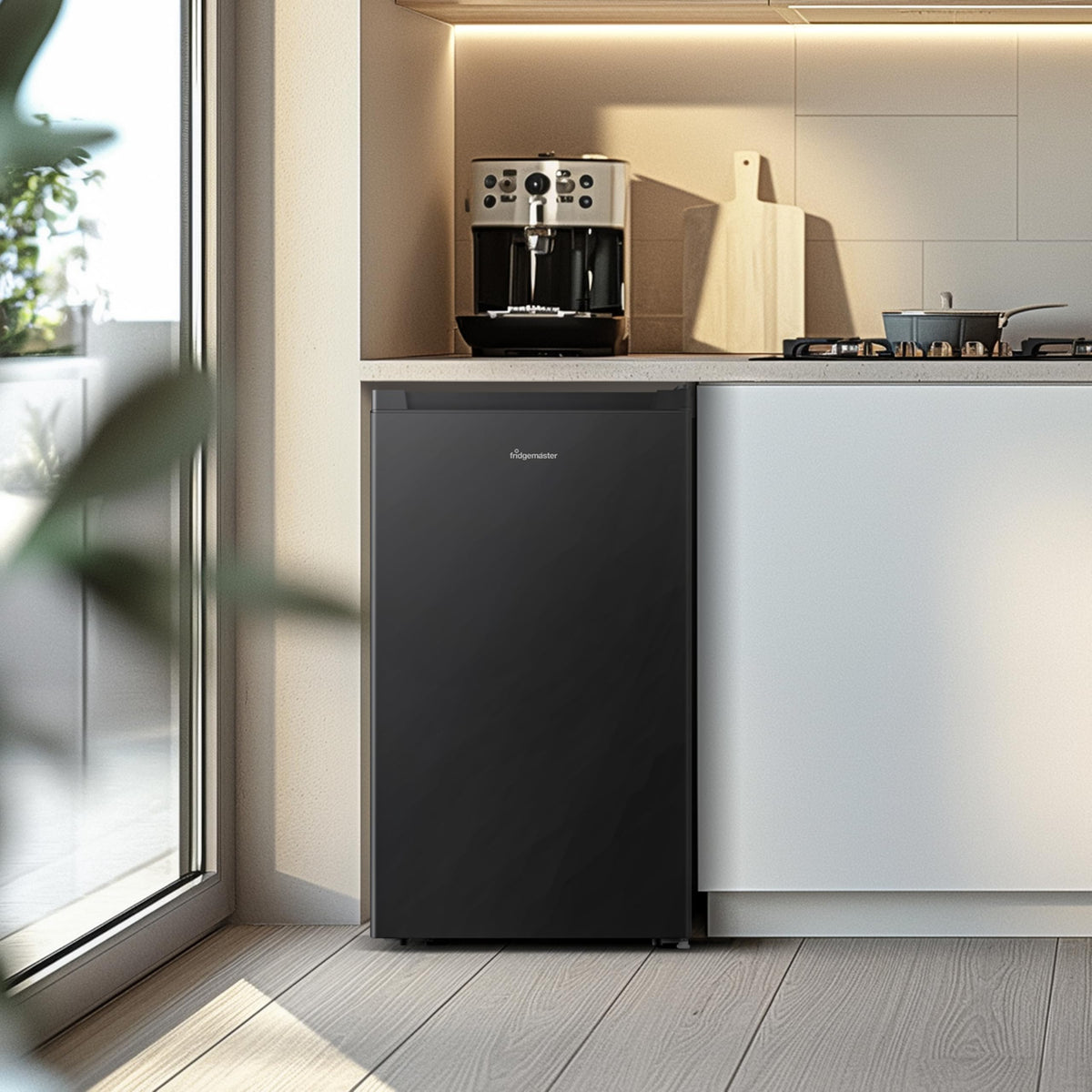 Fridgemaster 45L Table Top Mini Fridge MUR4545, 45cm Compact Refrigerator with Adjustable Thermostat, Reversible Door, 39dB Low Noise, White, Energy Class E