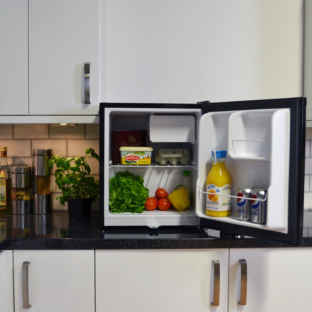 Igenix IG3751BL Table Top Mini Freezer with 33 Litre Capacity, 1 Wire Shelf, Reversible and Lockable Door, Black