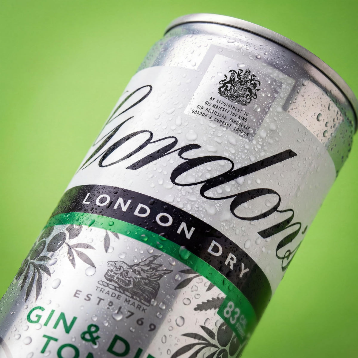 Gordon's Tropical Passionfruit Distilled Gin | 37.5% vol | 70cl | Tropical Passionfruit Flavours with Juniper Notes & Gin Botanicals | Enjoy in a Glass with Tonic