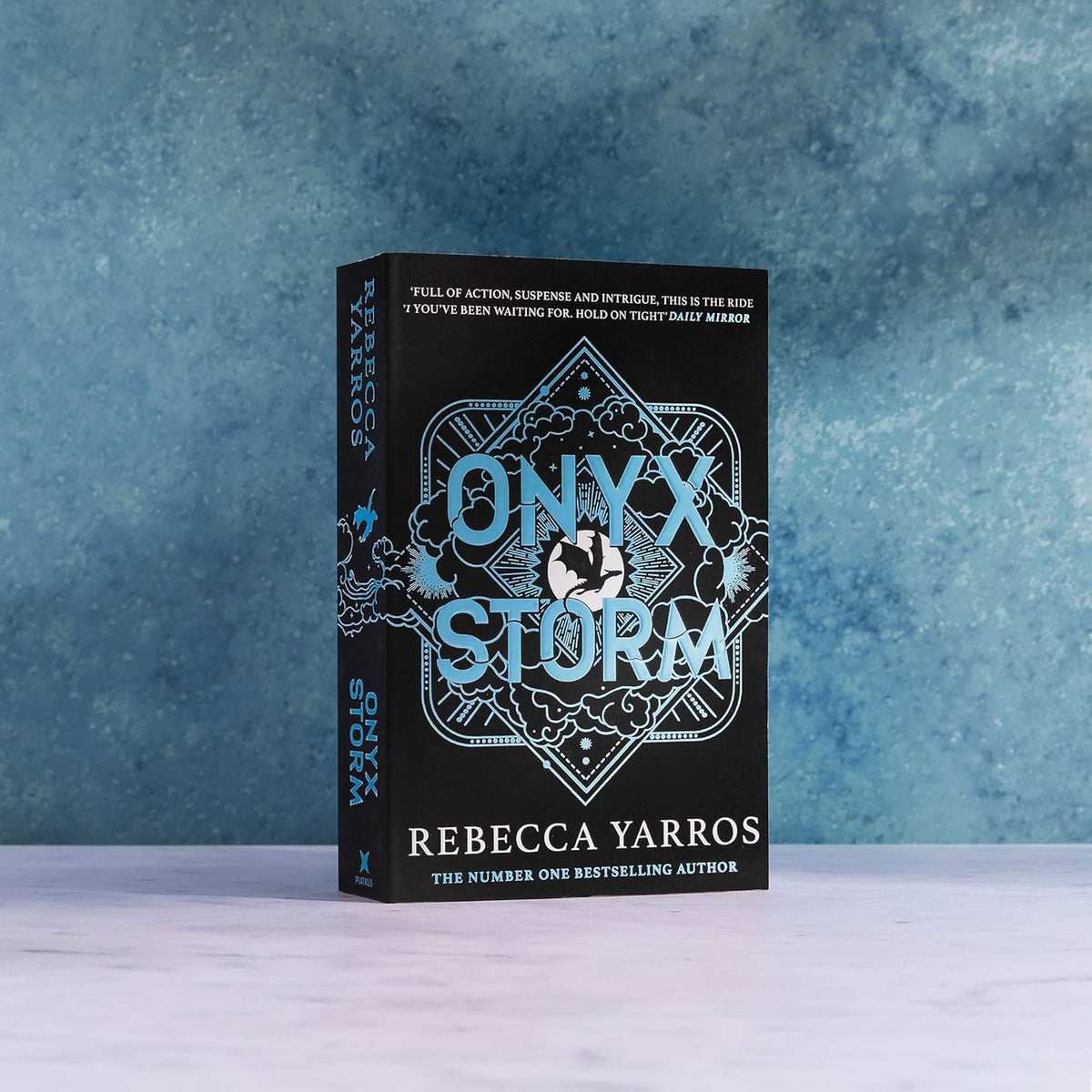Onyx Storm: DISCOVER THE FOLLOW-UP TO THE GLOBAL PHENOMENONS, FOURTH WING AND IRON FLAME! (The Empyrean): Continue the brutal and addictive adventure ... of the global bestselling phenomenon