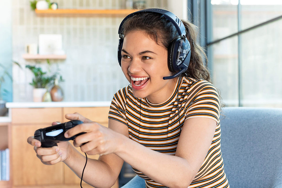 Turtle Beach Recon 70 Camo White Wired Multiplatform Gaming Headset for PS5, PS4, Xbox Series X or S, Xbox One and Mobile with 3.5mm Wired Connection, Flip-to-Mute Mic, 40mm Speakers