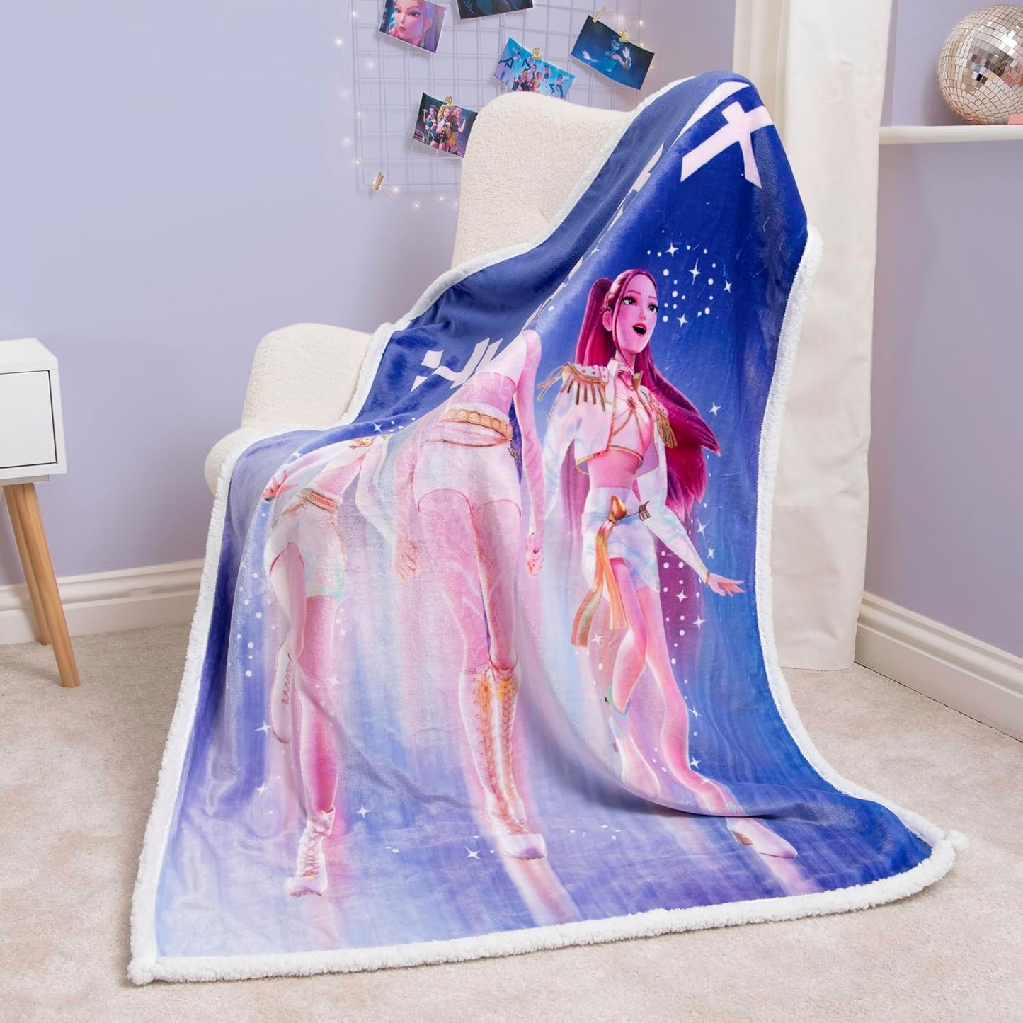 K Pop Demon Hunters Officially Licenced Fleece Blanket | Super Soft Warm Fleece With Sherpa Back | Purple Celestial Design | Perfect For Home, Sleepovers & Camping | 120 x 150 cm