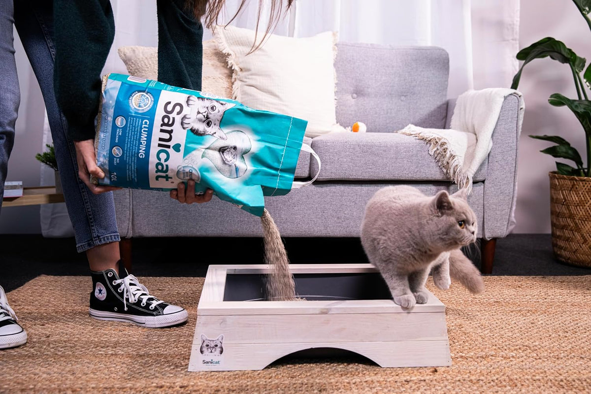 Sanicat - Clumping Cat Litter with Marseille Soap scent | Made of natural minerals with guaranteed odour control | Absorbs moisture and makes cleaning the tray easier | 10 L capacity