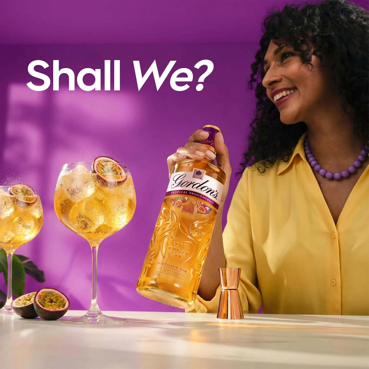Gordon's Tropical Passionfruit Distilled Gin | 37.5% vol | 70cl | Tropical Passionfruit Flavours with Juniper Notes & Gin Botanicals | Enjoy in a Glass with Tonic